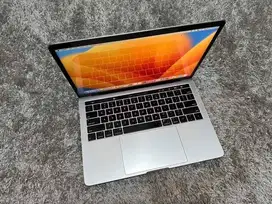 Macbook Pro 13 inci 2019 i5 16 128gb