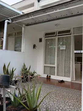 Di SEWAKAN/ DI JUAL  rumah asri siap huni City Bogor