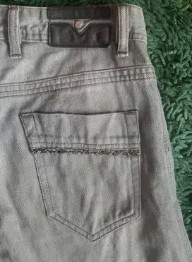 DIESEL Jeans Thicar Sz 28 
		
Size On Tag : 28