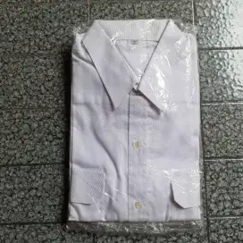 Baju seragam warna putih