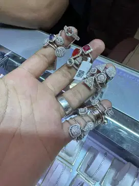 Terima emas dan berlian dan batu mulia dari toko lain