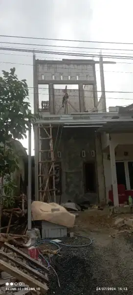 Tukang batu dan kayu