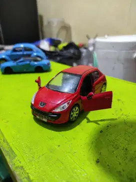 Diecast peugeot 207 1:32 elektrik on