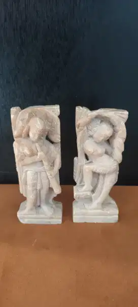 Sepasang patung