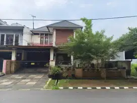 Dijual rumah luas di jalan raya kemang Pratama Bekasi selatan