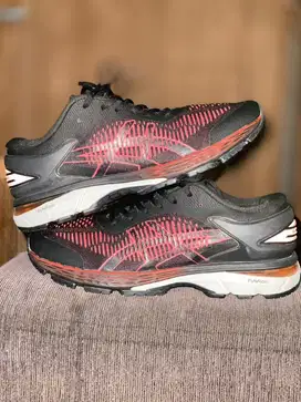 Asics Gel kayano 25 like new