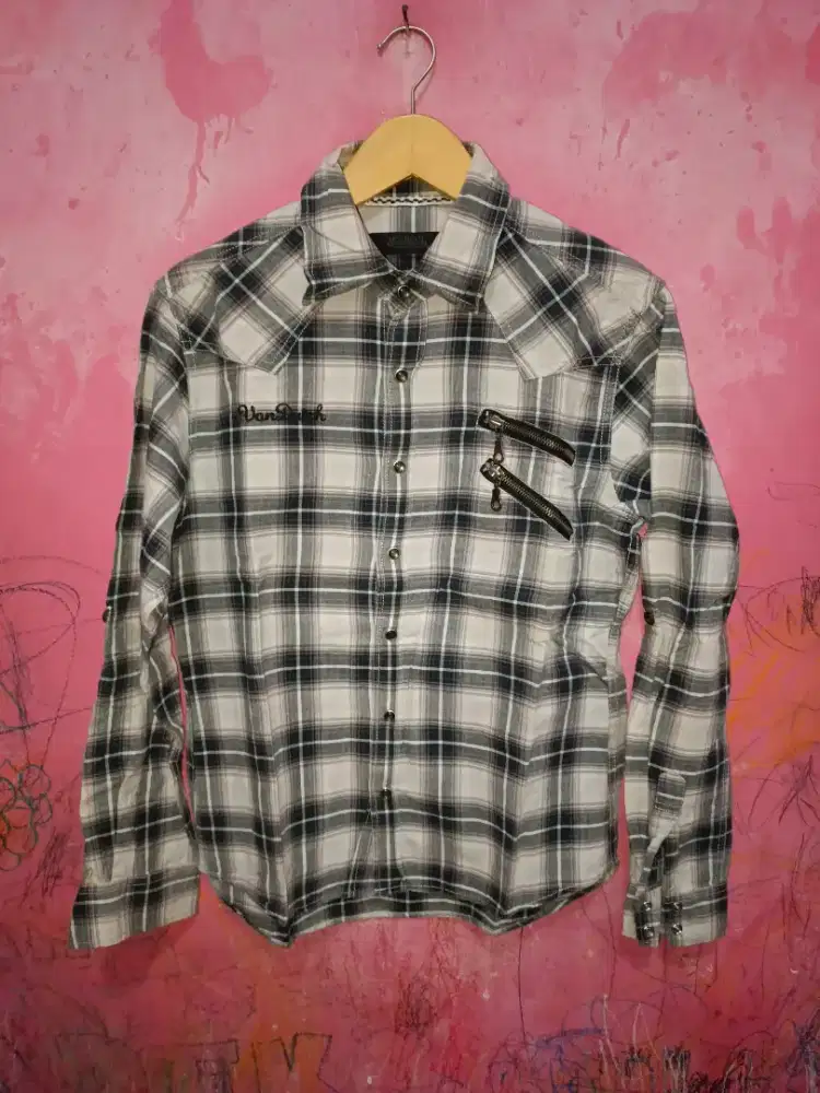 Bismillah, dijual kemeja Von Dutch original