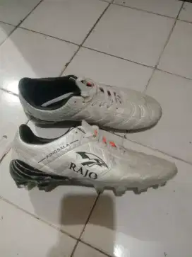 Sepatu bola Rajo Kingsala