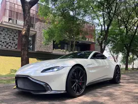 Aston Martin V8 Vantage Coupe 2019