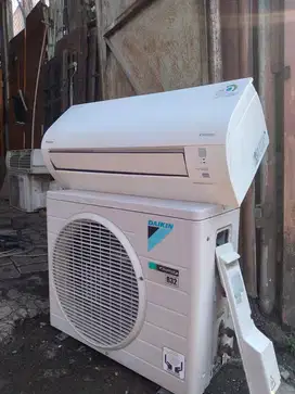 Daikin inverter 1 pk r32 original thaialnd