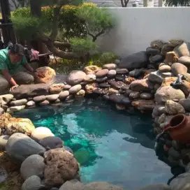 Kolam ikan koi bahan batu alami
