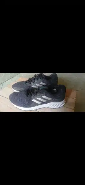 Sepatu adidas size 41
