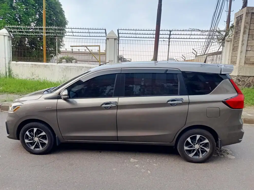Suzuki New Ertiga hybrid MT 2022 Bensin