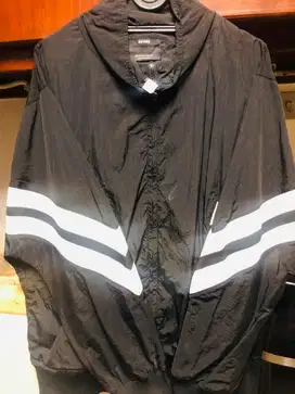 Jaket windbreaker
