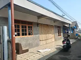 Dijual cepat rumah,cocok buat kost2san ,kontrakan atau gudang.