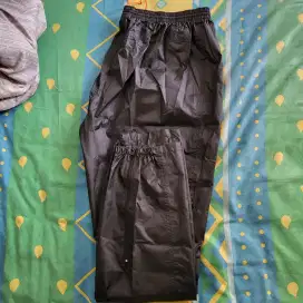 Over Trousers Hiking Kedap Air Pria - NH500
