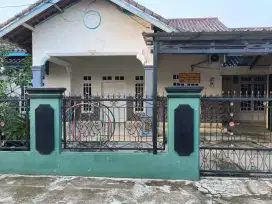 Jual cepat rumah pribadi di perkampungan.