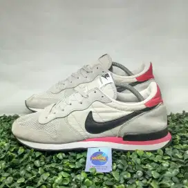NIKE INTERNASIONALIST size 44