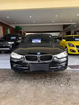 BMW f30 320i sport (like new)