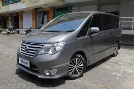 DP Rendah - Nissan Serena 2.0 Highway Star Bensin-AT 2016 Abu (SXL)