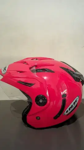 Helm ink t1 size.M ada dua merah maron dan merah ferrari