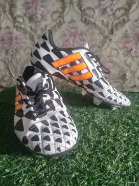 Sepatu adidas size 42 minat wa aj