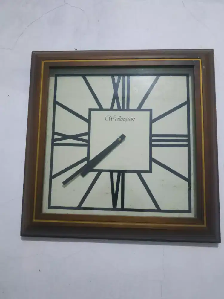 Jam dinding merk Wellington 40442