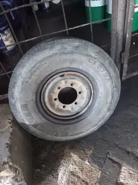 Velg dan Ban truk Engkel