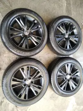 VELG toyota inova venturer ring 17 sama Ban