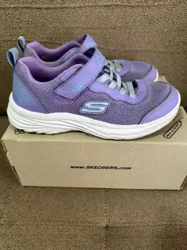 Sepatu anak skechers size 34 original