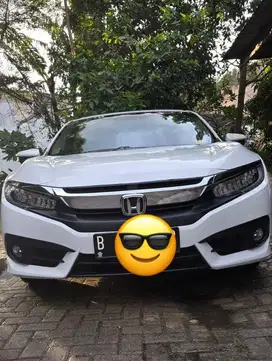 Dijual mobil honda civic tahun 2016 kondisi mulus dan terawat