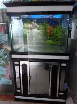 Aquarium antik dijual dengan kabinet full kaca