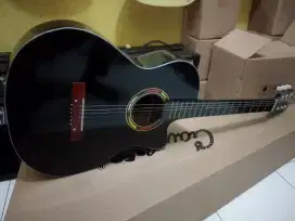 Gitar akustik ymahaa New black