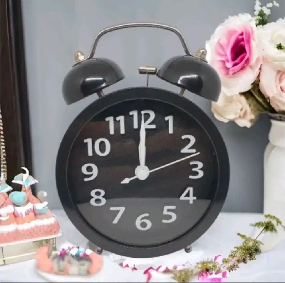 Jam beker kring hitam bahan logam