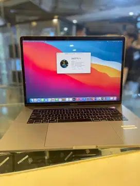 MACBOOK PRO 15”inch 2018 SECOND