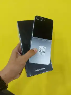 Samsung Z flip 6 5G.
Ram 12/256Gb.
Garansi SEP 2025.