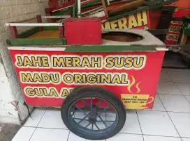 Gerobak kayu minuman jahe merah