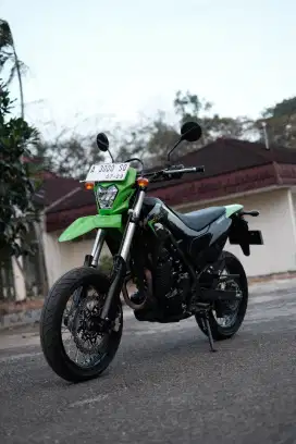 Kawasaki klx 230 2024 masih bau dealer