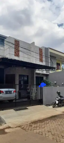 Dijual rumah industrial 3 lantai di jatibening estate