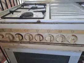 Jual kompor ARISTON 4 tungku dan oven made in Italy.