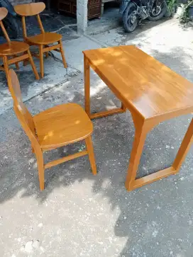 Meja kost serbaguna