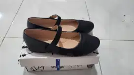 Sepatu anak perempuan merk Crocodile Original