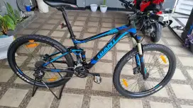 Sepeda Giant Stance fullbike