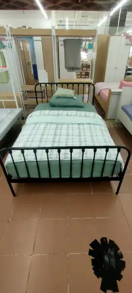 Ranjang besi 160