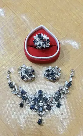 Set perhiasan batu blue sapphire