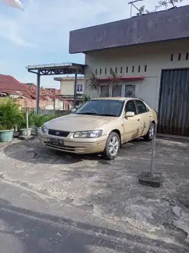 DIJUAL TOYOTA CAMRY TAHUN 2000