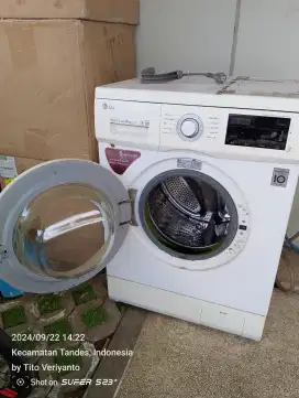 Mesin Cuci LG inverter 8 Kg bukaan depan