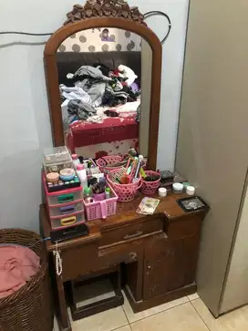 Perabotan dari kayu jati pemakaian pribadi