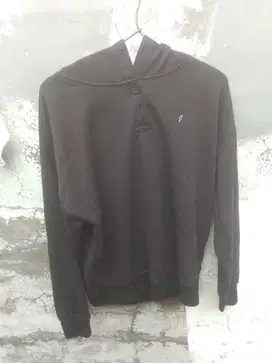 Hoodie hitam tebal halfzip kancing
