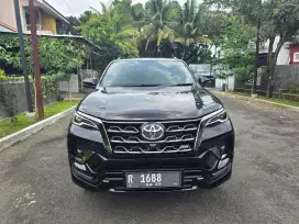 Fortuner VRZ 2.8 GR 2022 / Km 10.rb